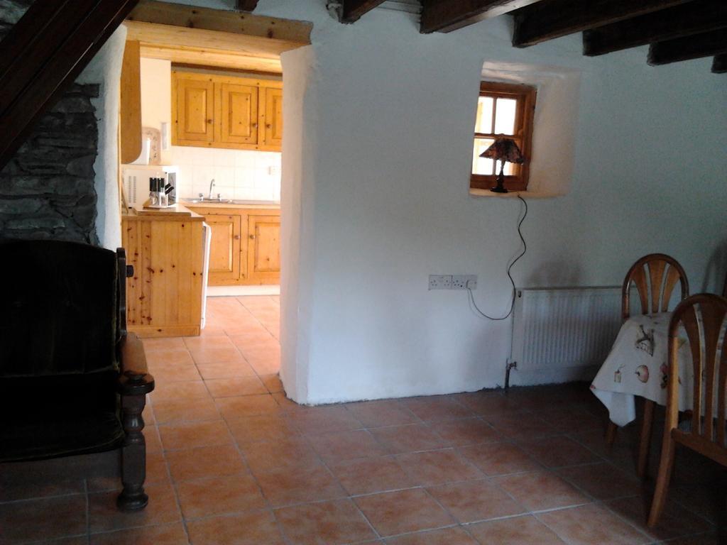 Westland Traditional Cottage Dated 1700'S Ardea Room photo