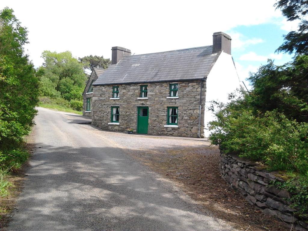 Westland Traditional Cottage Dated 1700'S Ardea Room photo