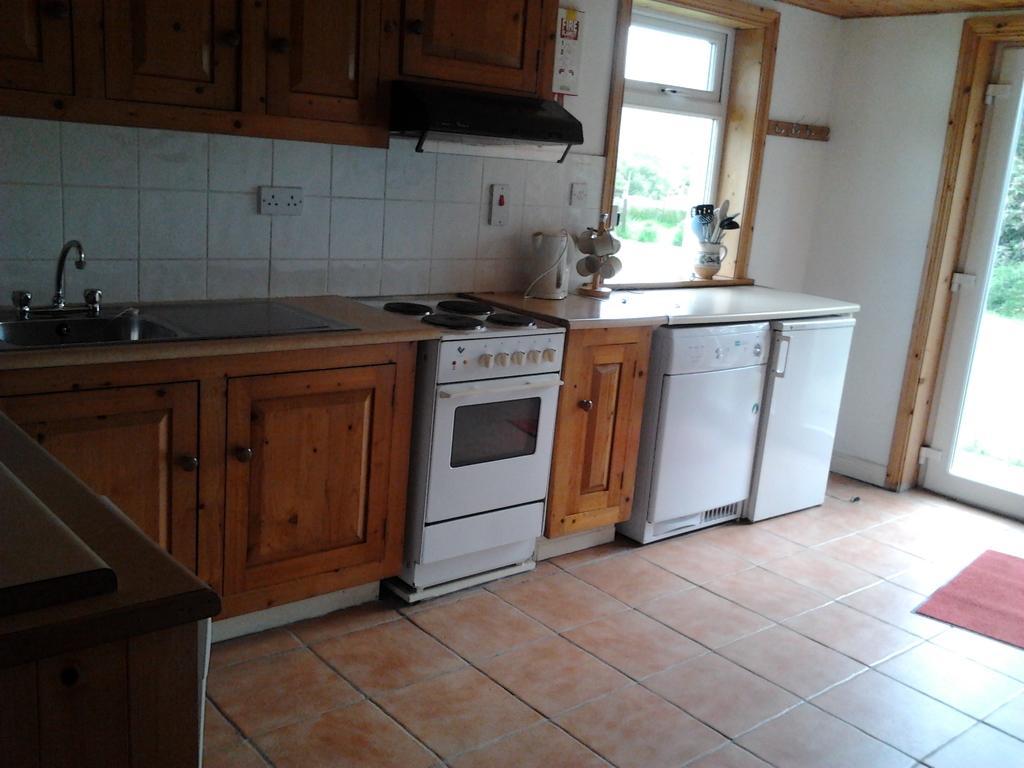Westland Traditional Cottage Dated 1700'S Ardea Room photo