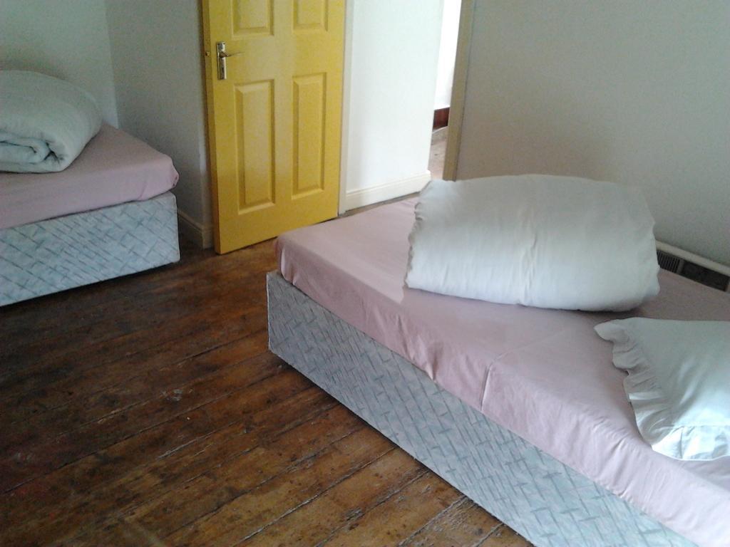 Westland Traditional Cottage Dated 1700'S Ardea Room photo